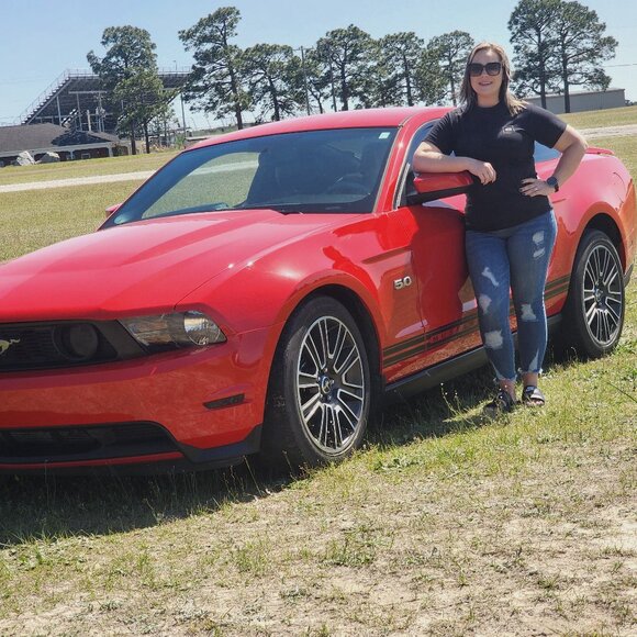 Meet your Posher, Caitlin - Picture 1 of 1